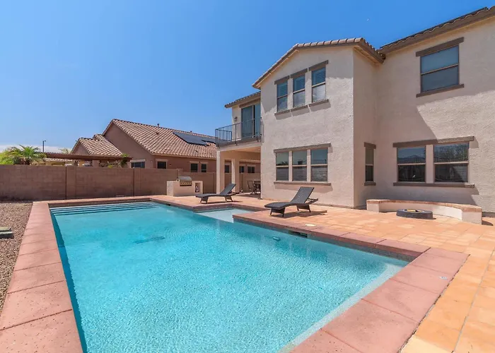 King Bed Pool Fire Pit Office *