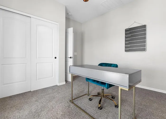 King Bed Pool Fire Pit Office Liberty