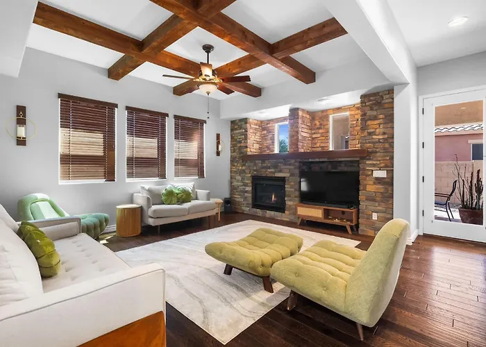 Holiday home King Bed Pool Fire Pit Office